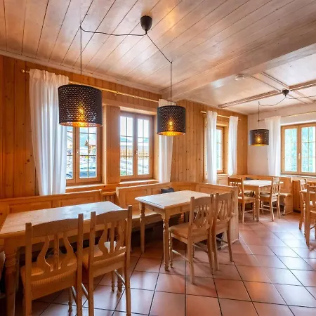 Holiday Near With Sauna Hébergement de vacances Sankt Anton am Arlberg